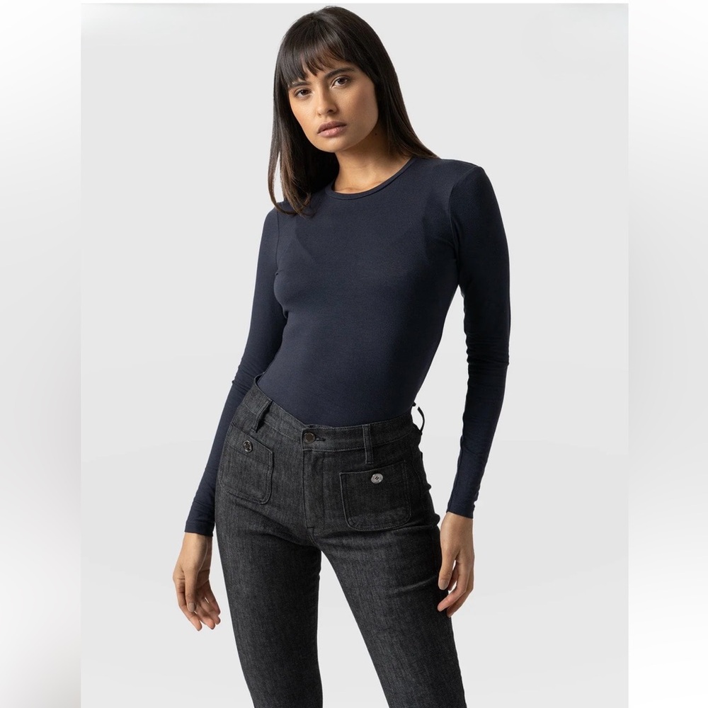 Sofia + Saint Navy Austen Crew Neck Long Sleeve Tee Size Small - Picture 2 of 8